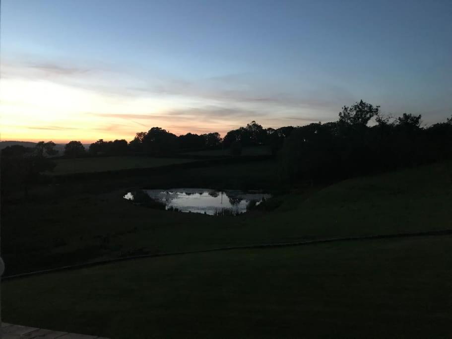 Gilfach Gower Farm Luxury Yurt With Hot Tub Hotel แอมมันฟอร์ด ภายนอก รูปภาพ