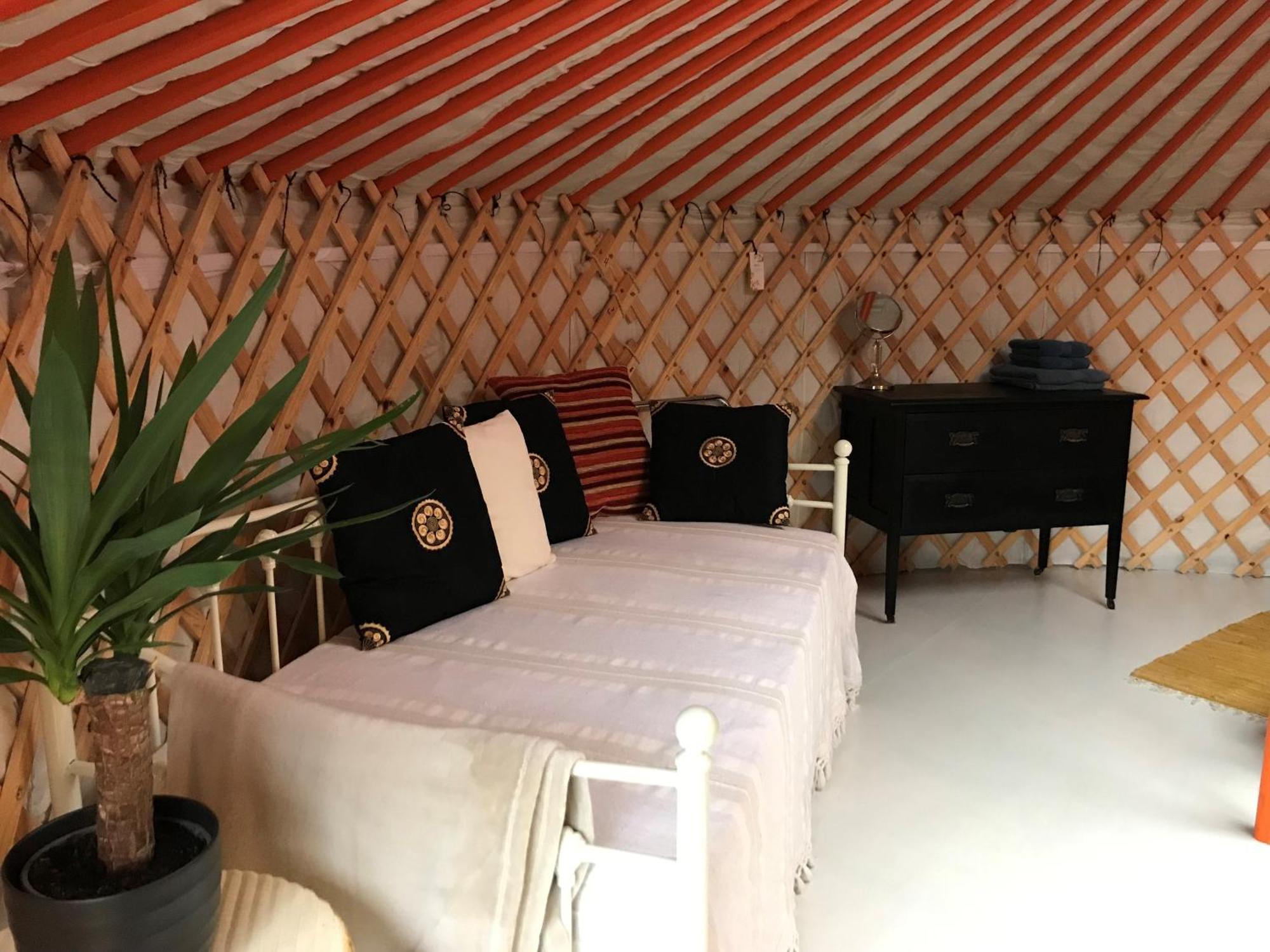 Gilfach Gower Farm Luxury Yurt With Hot Tub Hotel แอมมันฟอร์ด ภายนอก รูปภาพ