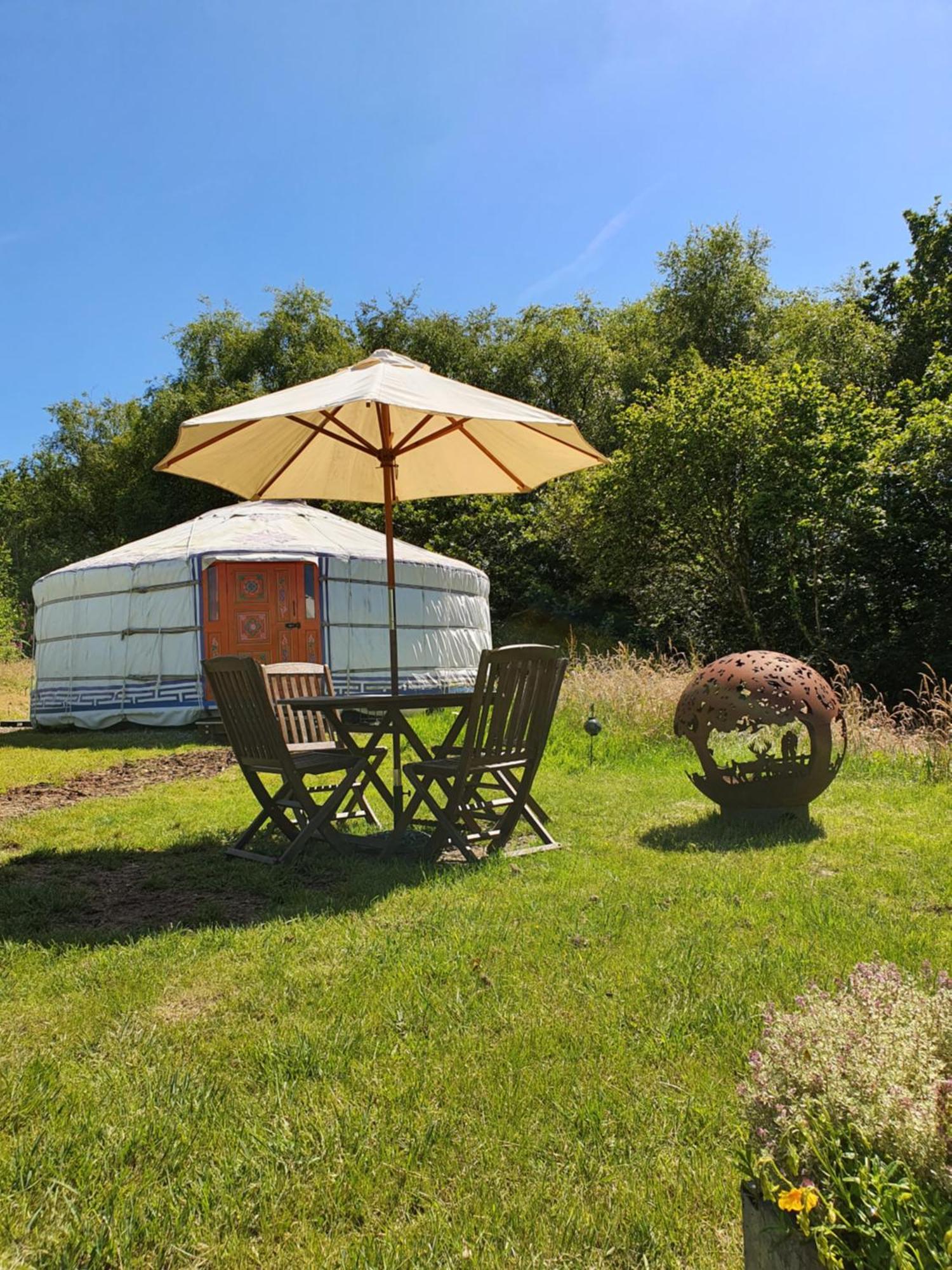 Gilfach Gower Farm Luxury Yurt With Hot Tub Hotel แอมมันฟอร์ด ภายนอก รูปภาพ