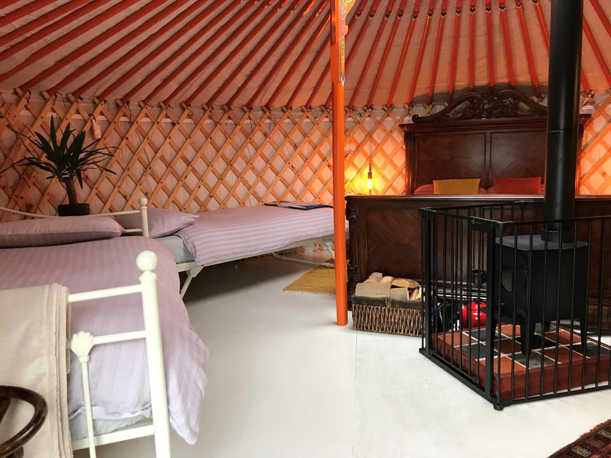 Gilfach Gower Farm Luxury Yurt With Hot Tub Hotel แอมมันฟอร์ด ภายนอก รูปภาพ