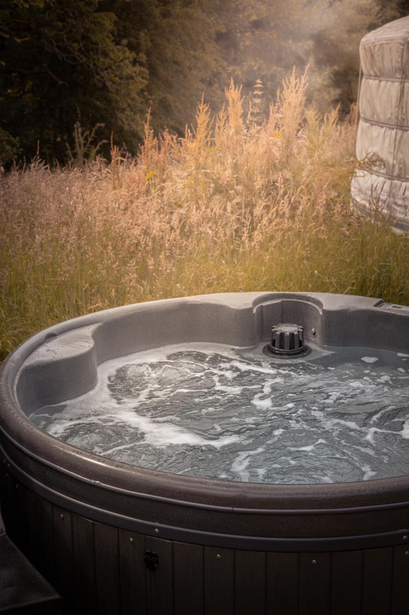 Gilfach Gower Farm Luxury Yurt With Hot Tub Hotel แอมมันฟอร์ด ภายนอก รูปภาพ