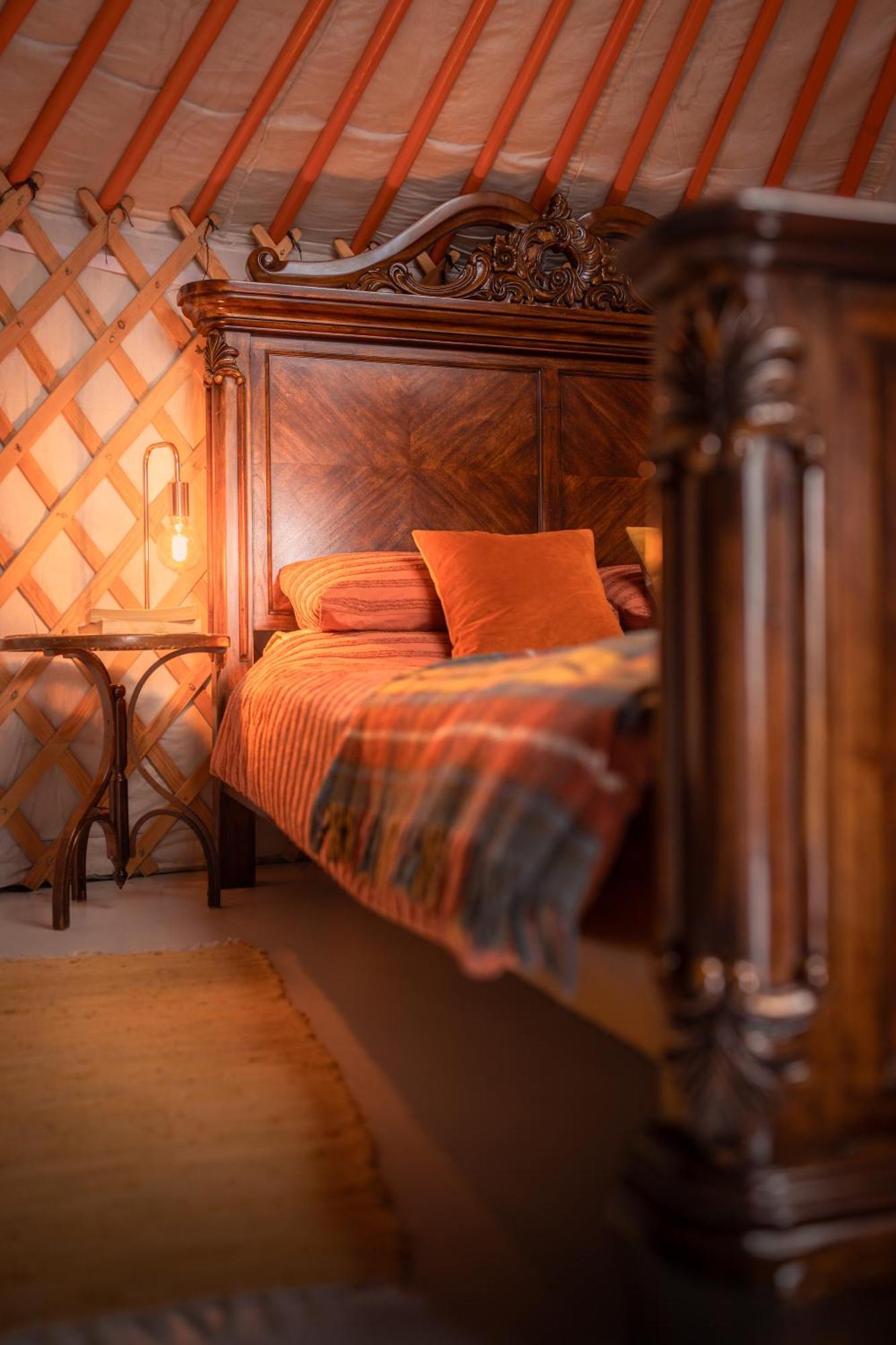 Gilfach Gower Farm Luxury Yurt With Hot Tub Hotel แอมมันฟอร์ด ภายนอก รูปภาพ