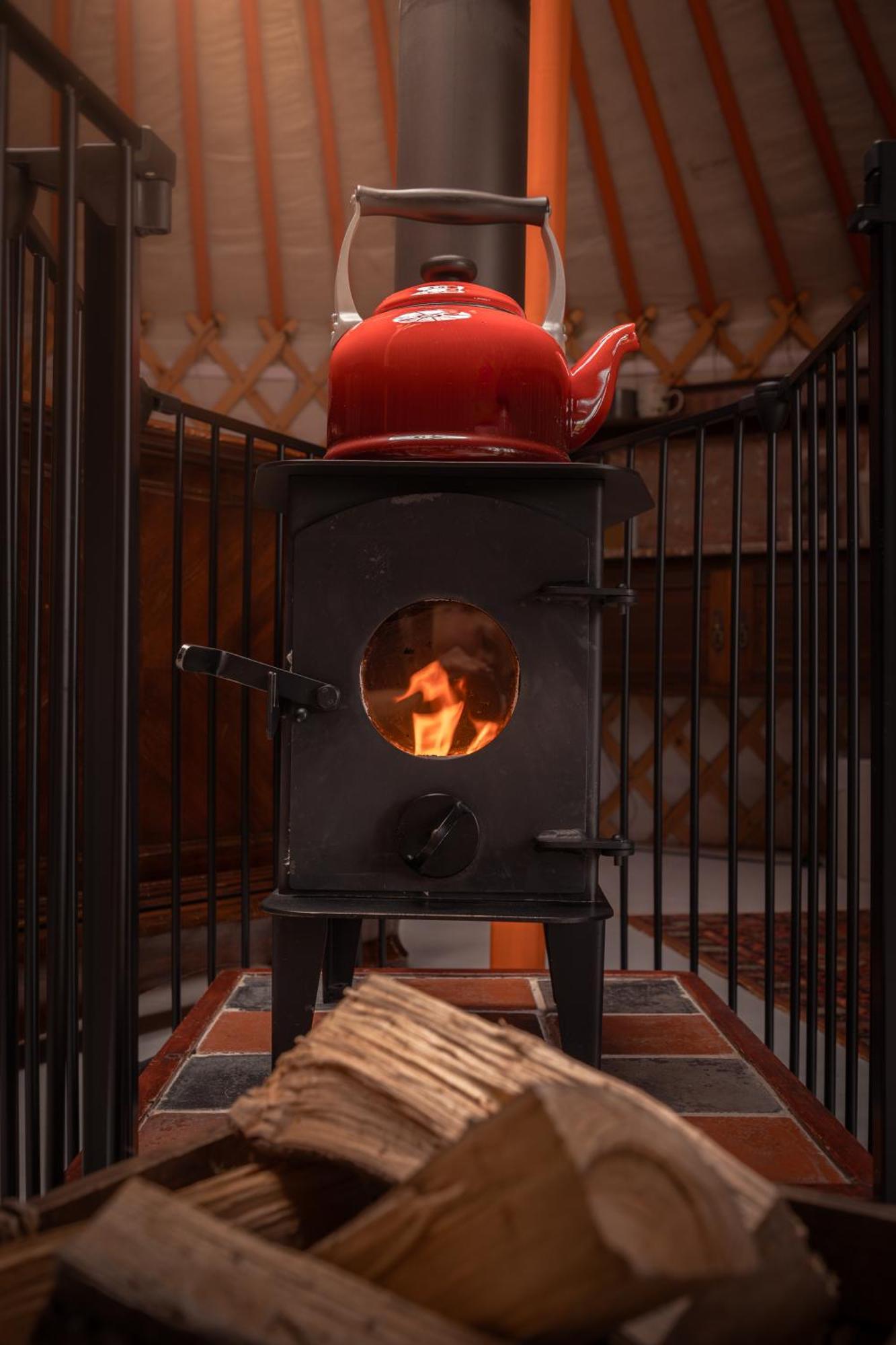 Gilfach Gower Farm Luxury Yurt With Hot Tub Hotel แอมมันฟอร์ด ภายนอก รูปภาพ